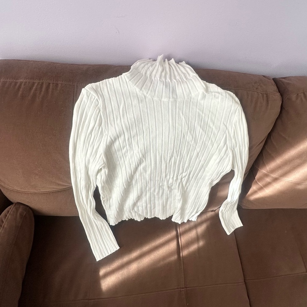 H&M White Ribbed Turtleneck Sweater